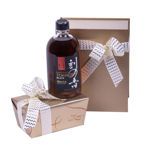 Χάρτινο κουτί με ουίσκι Ιαπωνιας Tokinoka και σοκολατάκια Leonidas