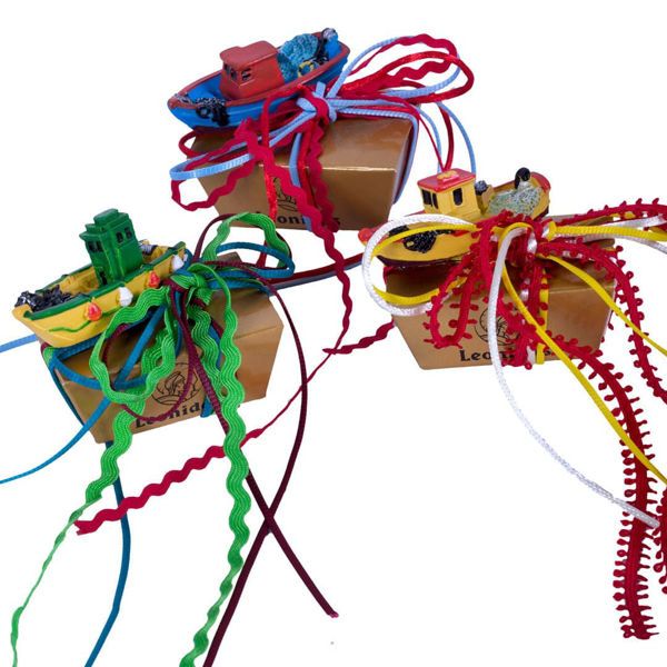 Κουτάκι μίνι με 2 σοκολατάκια gianduja και διακοσμητικό καραβάκι