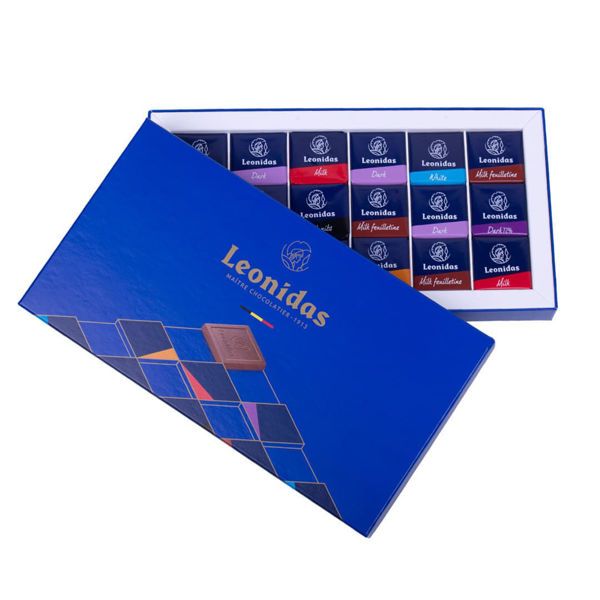 Χάρτινο κουτί με 54 τεμάχια σοκολατάκια napolitan 346 γρ