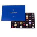 Χάρτινο μπλέ κουτί πολυτελείας και 900 γρ. σοκολατάκια Leonidas