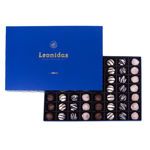 Χάρτινο μπλέ κουτί πολυτελείας και 870 γρ σοκολατένια τρουφάκια Leonidas