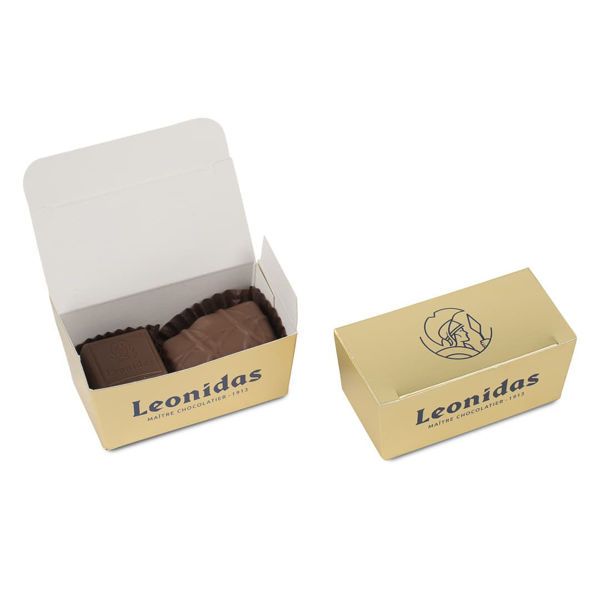 Μίνι χάρτινο κουτάκι σε χρύσο χρώμα με 2 σοκολατάκια Leonidas