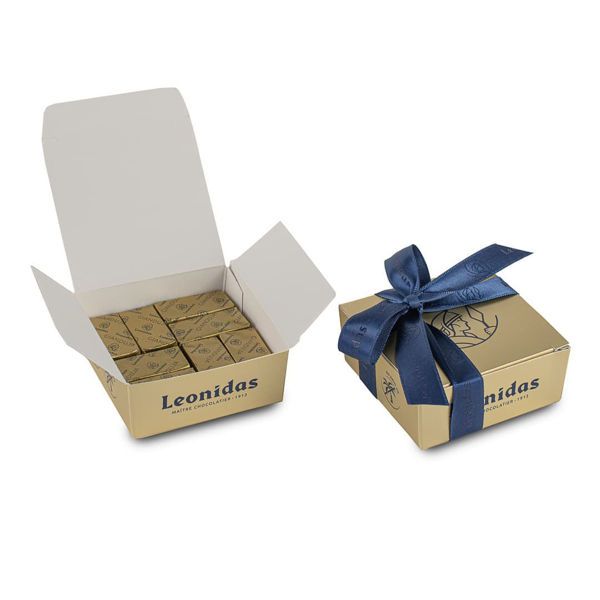 Μίνι χάρτινο κουτάκι με 8 σοκολατάκια gianduja & κορδέλα