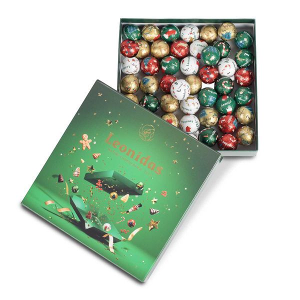 Χριστουγεννιάτικο τετράγωνο χάρτινο κουτί με 550 γρ. ποικιλία σοκολατένιες χριστουγεννιάτικες μπαλίτσες Leonidas
