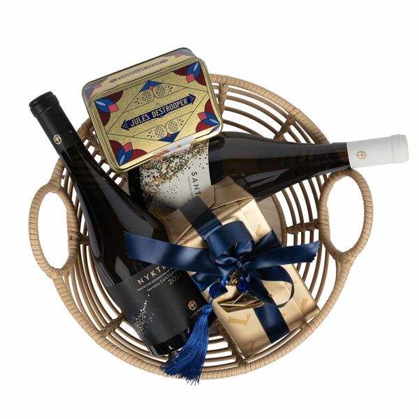 Καλάθι με αμπαλάζ & γούρι με κρασιά Σαντορίνης "Μικρά Θήρα" και πραλίνες Leonidas