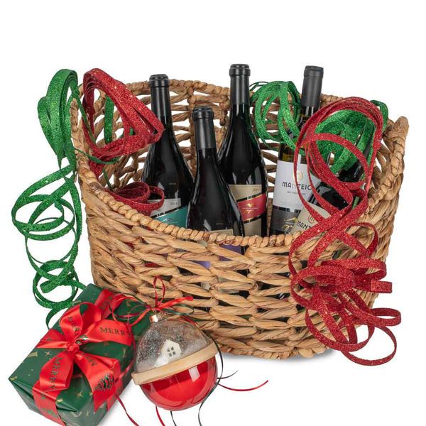 Ψάθινο καλάθι με χριστουγεννιάτικο αμπαλάζ, κρασιά Αργυρίου και 1 κιλό σοκολατάκια Leonidas
