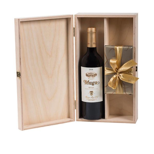 Ξύλινο κουτί με Ισπανικό κρασί  MUGA RIOJA Reserva και σοκολατάκια Leonidas
