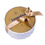Χάρτινη λευκή καπελιέρα με χρυσό καπάκι και 800 γρ σοκολατάκια gianduja, giantina, giamanda Leonidas
