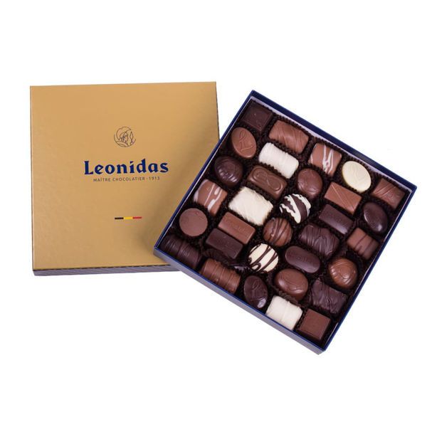 Χάρτινο χρυσό τετράγωνο κουτί Heritage M με 480 γρ. ποικιλία σοκολατάκια Leonidas