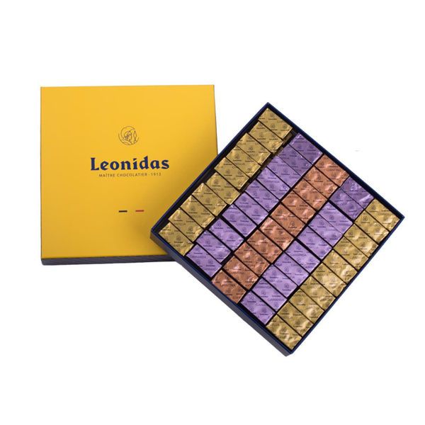 Χάρτινο κίτρινο τετράγωνο κουτί Heritage M με 1,06 κιλά πραλίνες gianduja, giantina, giamanda Leonidas