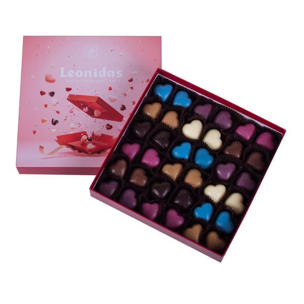 Χάρτινο τετράγωνο κουτί Αγίου Βαλεντίνου με 360 γρ - 36 σοκολατένιες καρδούλες Leonidas