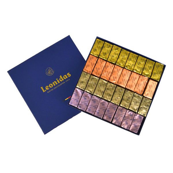 Χάρτινο μπλέ τετράγωνο κουτί Heritage S με 740 γρ. σοκολατάκια gianduja,giantina,giamanda Leonidas