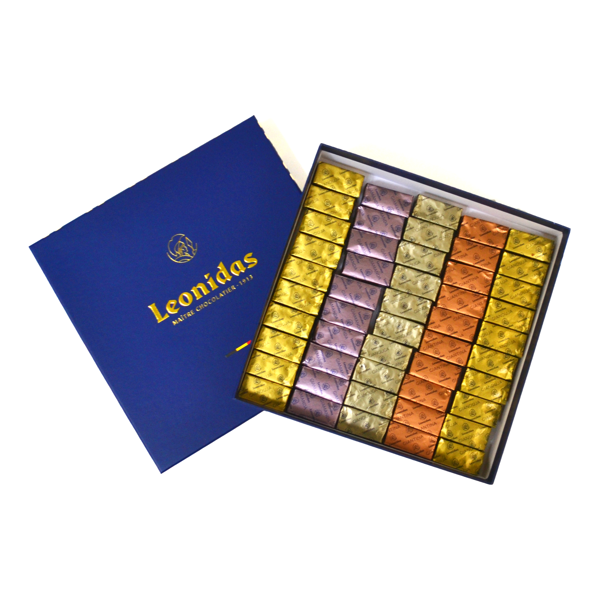 Χάρτινο μπλέ τετράγωνο κουτί Heritage M με 550 γρ. σοκολατάκια Leonidas  gianduja, giantina, giamanda Leonidas