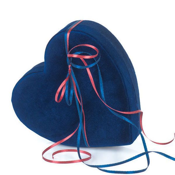 Μπλέ βελούδινη καρδιά με 290 γρ σοκολατάκια Leonidas