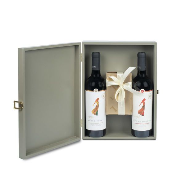 Ξύλινο κουτί με κρασιά Muses Estate και σοκολατάκια Leonidas