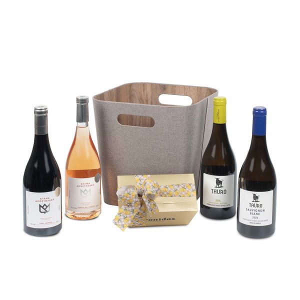 Υφασμάτινο καλάθι με κρασιά Αποστολάκη και σοκολατάκια Leonidas