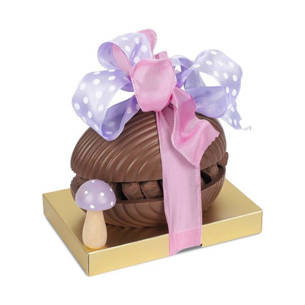 Σοκολατένιο αυγό γάλακτος με πραλίνες και διακόσμηση