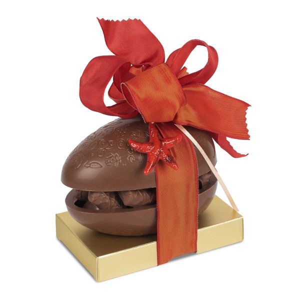 Σοκολατένιο αυγό γάλακτος με πραλίνες και διακόσμηση